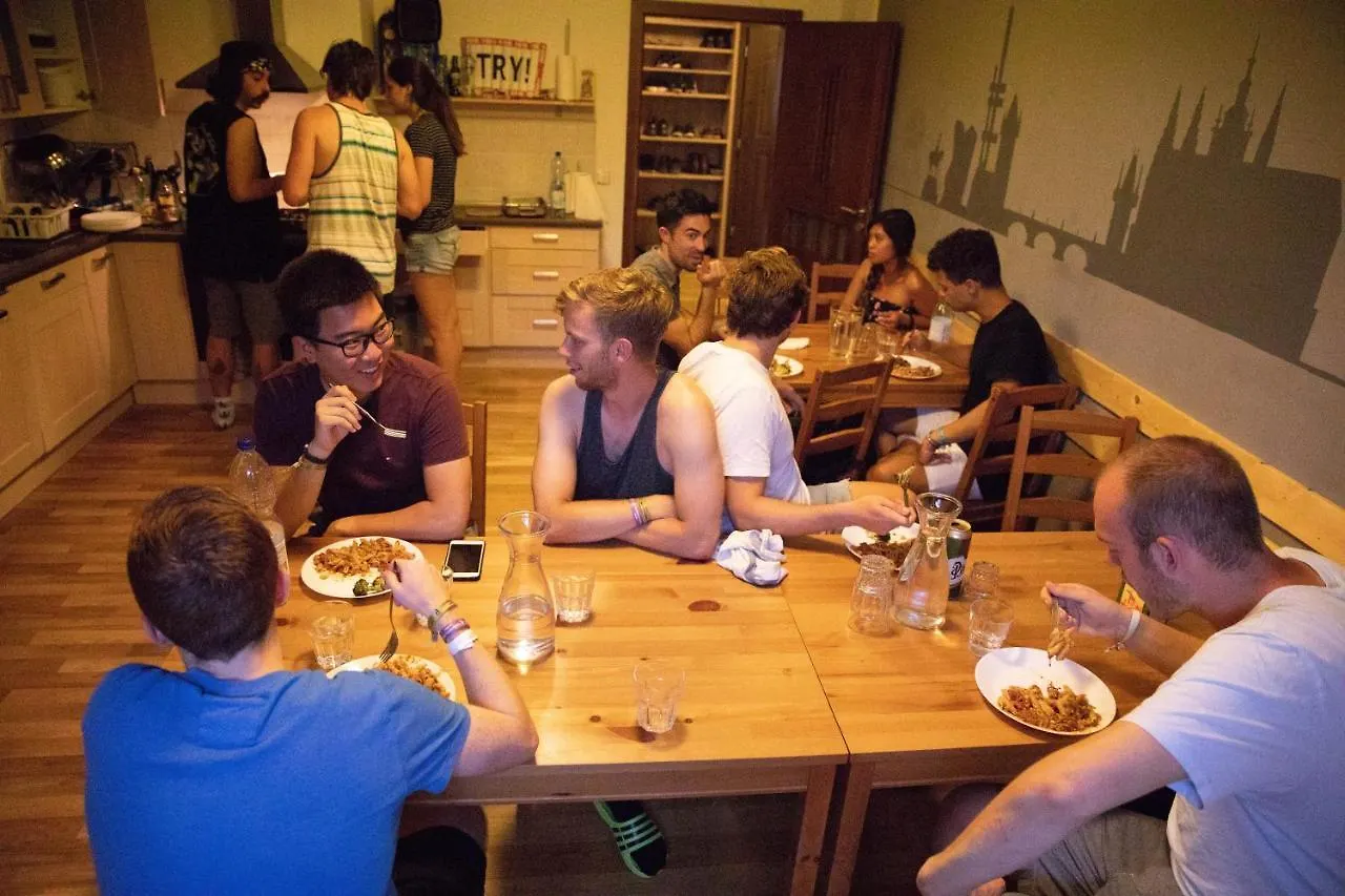 Hostel Onefam Miru Praga
