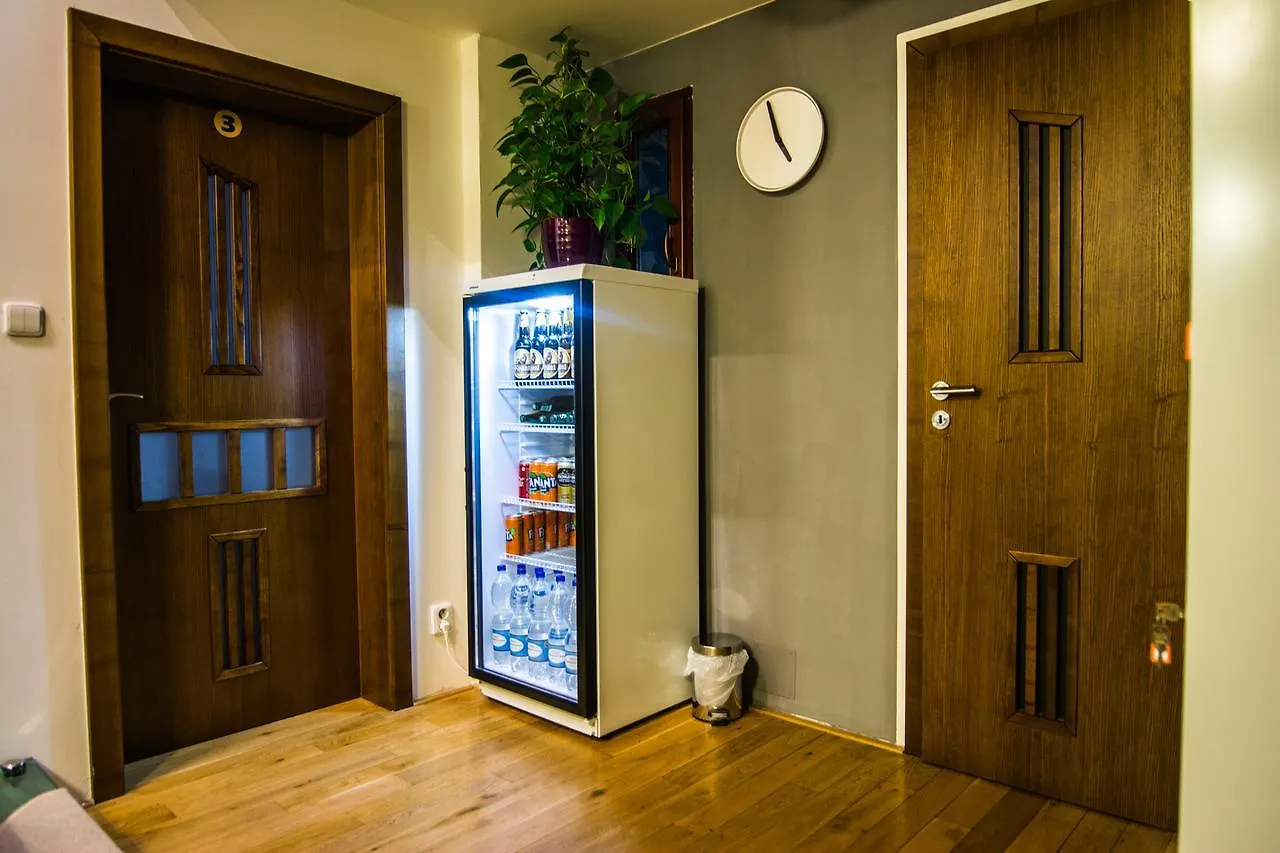 Hostel Onefam Miru