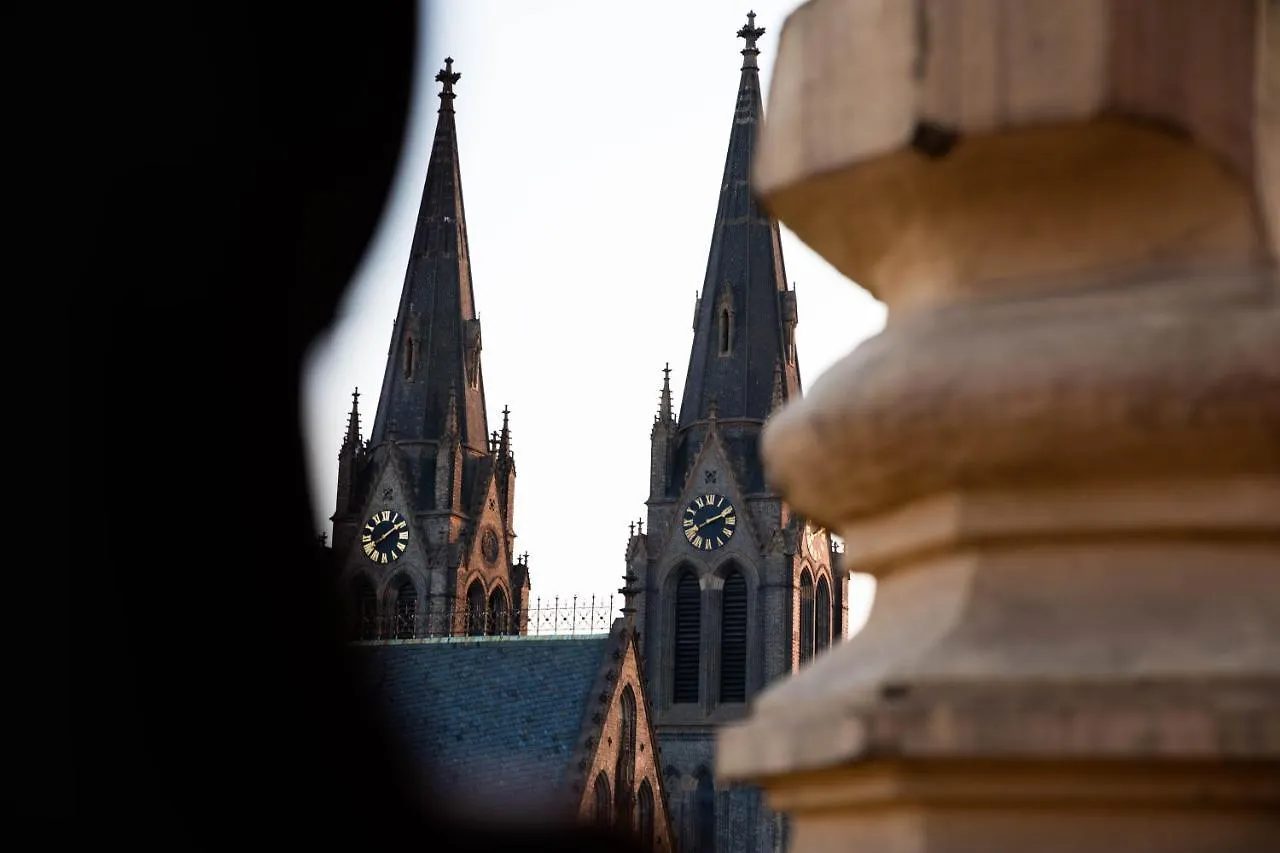 Onefam Miru Prague